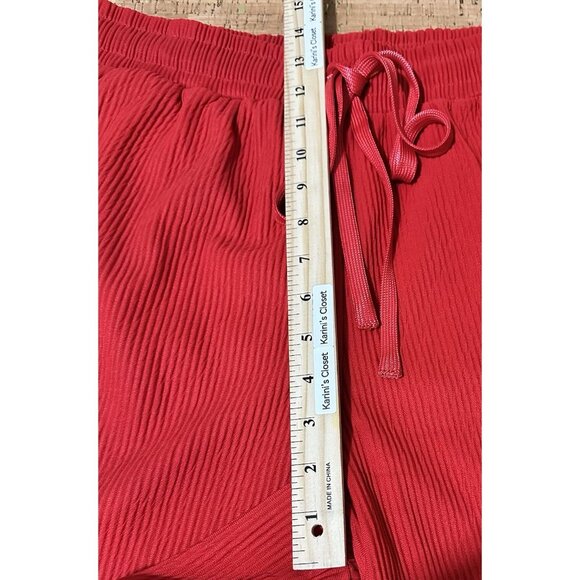 Fashion Nova Men's Zyler Textured Red Shorts Size Large - Picture 9 of 10